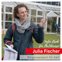 Julia Fischer erläutert den Stand der Planung Festhalle